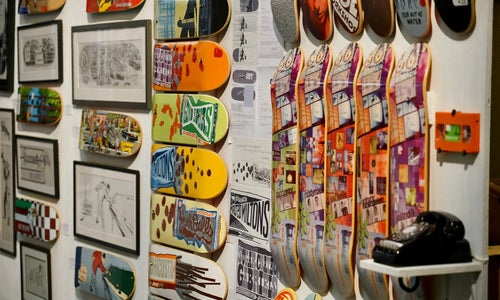Where to Buy Skateboard Wall Art in Berlin: Local Shops vs Online